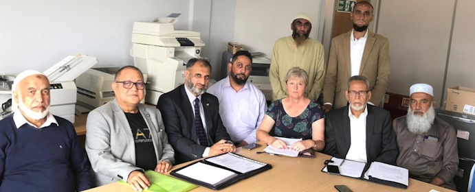 Anne Main discusses Kashmir crisis with local Muslim leaders