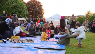 Anne Main MP attends St Albans Big Iftar.