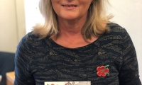 Anne Main with the ceramic poppy